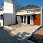 Rumah Baru Depan Kampus UTY Jogja. Bonus AC & Water heater